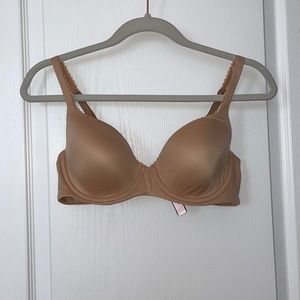 Victoria Secret: Body by Victoria Lined Demi Bra
